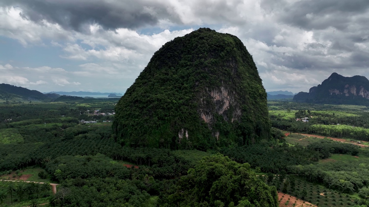 Amphoe muang Krabi，泰国。无人机航拍视频素材