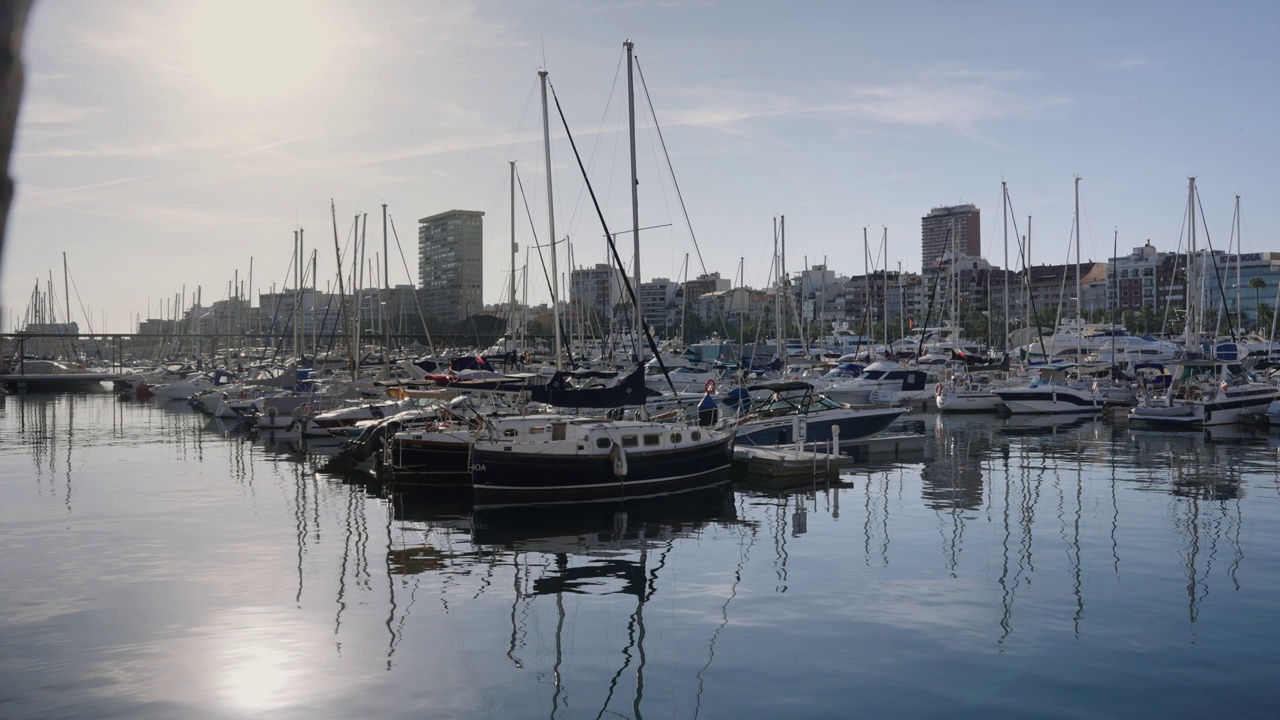 揭示阿利坎特市及其海港，科斯塔布兰卡，西班牙，地中海视频素材