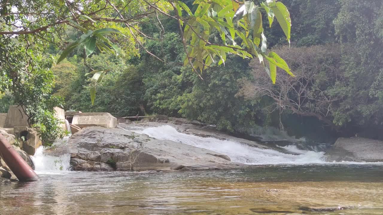 湍急的河流景观视频素材