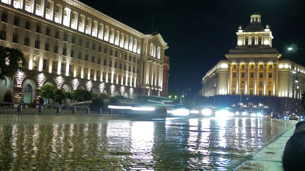 市中心的夜雨视频下载