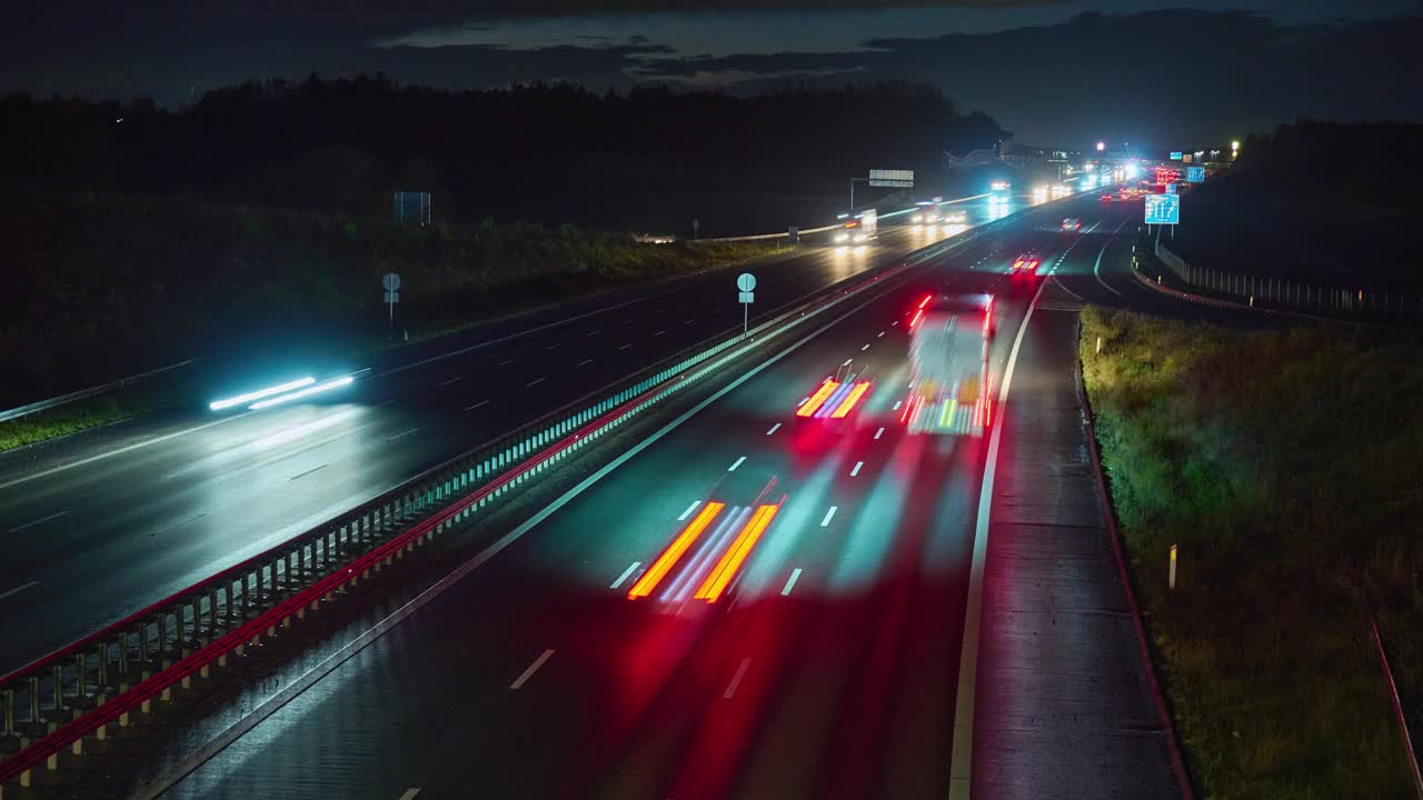 夜间的高速公路视频素材