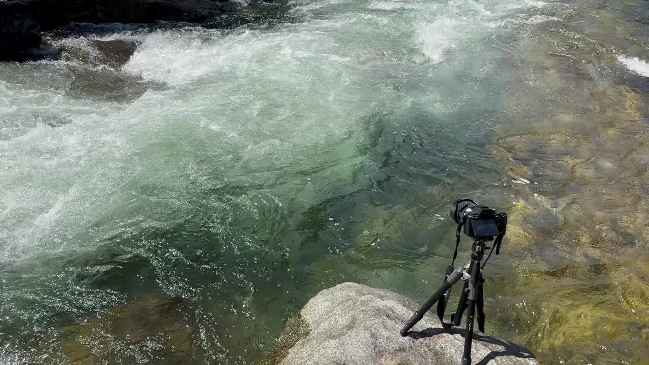 纯净自然的河水视频素材