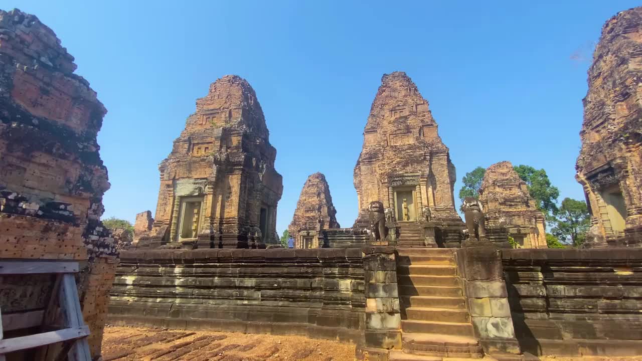 东梅汶山寺庙是为了纪念湿婆神而建造的，是高棉文明的一座寺庙，位于柬埔寨吴哥的领土上。视频素材