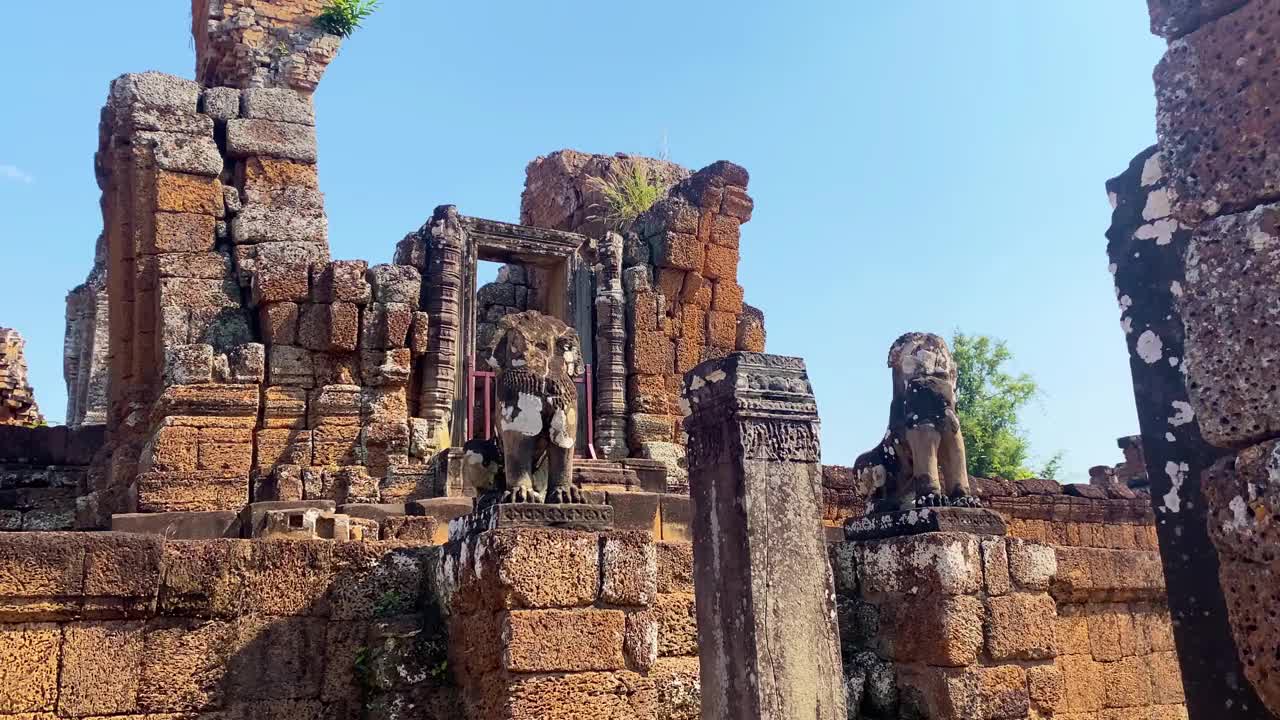 东梅汶山寺庙是为了纪念湿婆神而建造的，是高棉文明的一座寺庙，位于柬埔寨吴哥的领土上。视频素材