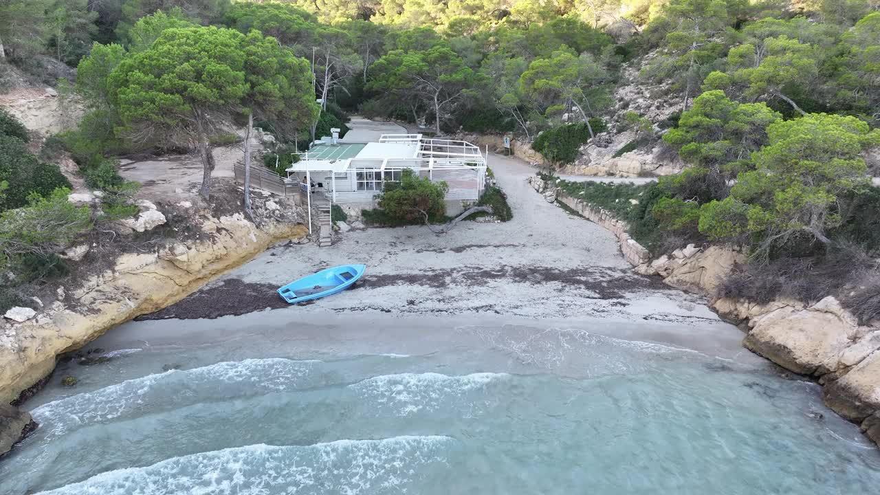 西班牙巴利阿里群岛马略卡岛最佳海滩的无人机视图视频下载