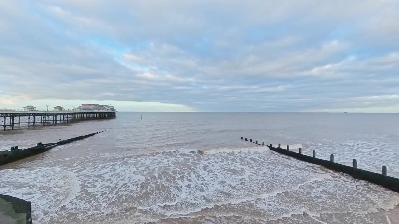 海岸码头及泳滩视频素材