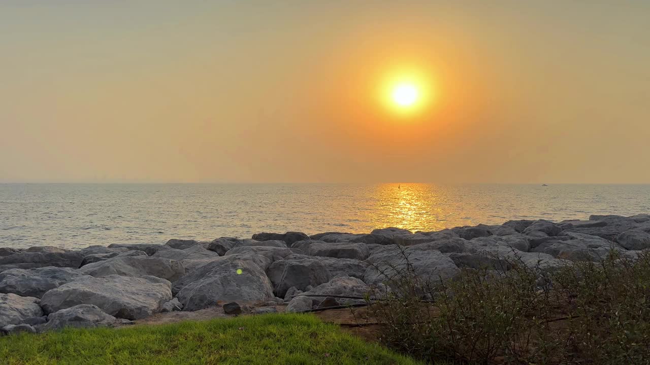 海上美丽的日落视频素材