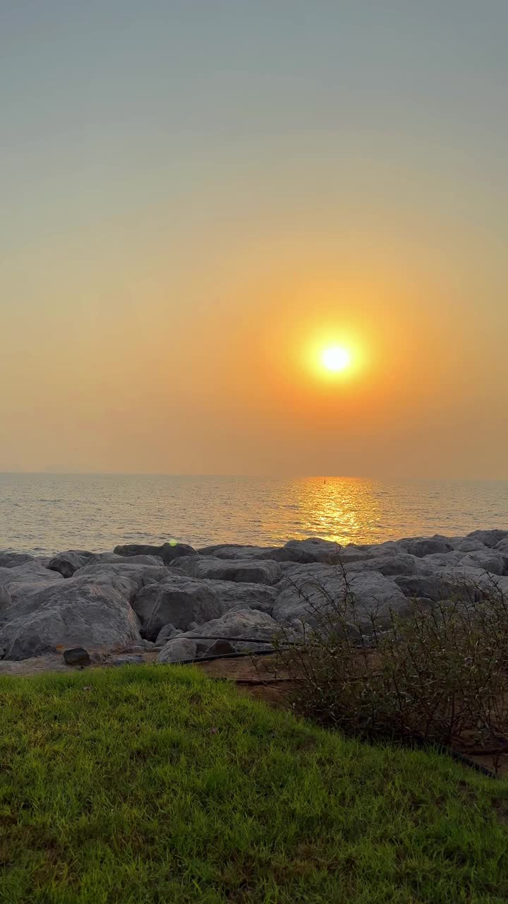 海上美丽的日落视频素材