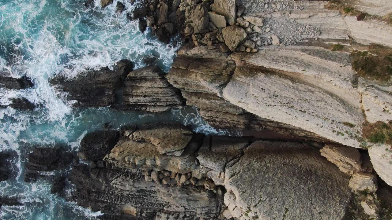 从上面看海边的悬崖视频素材