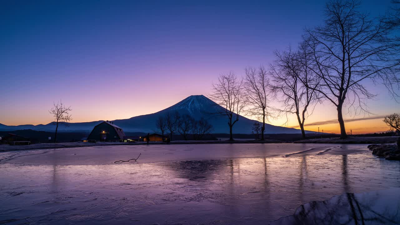 日出时富士山结冰的时间视频素材