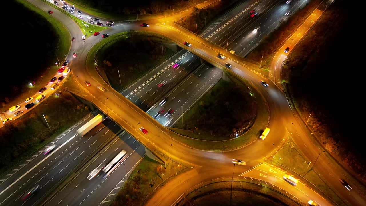 M25高速公路交汇处夜间超延时视频素材