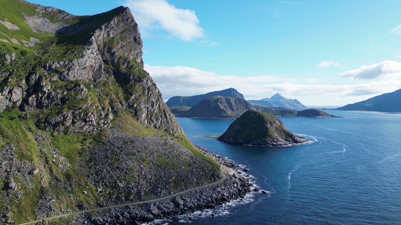 罗浮敦岛风景如画的海岸和徒步旅行在挪威，斯堪的纳维亚半岛-空中视频素材