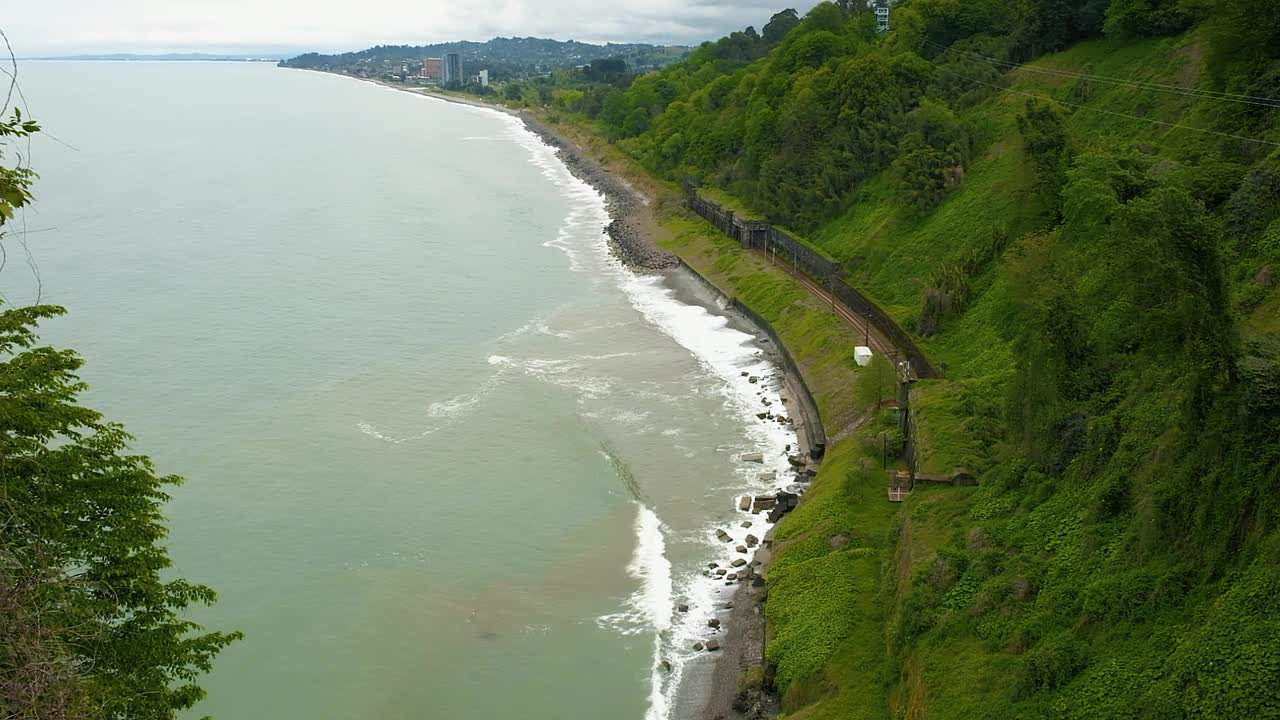 沿海铁路轨道、巴统植物园景观优美视频素材