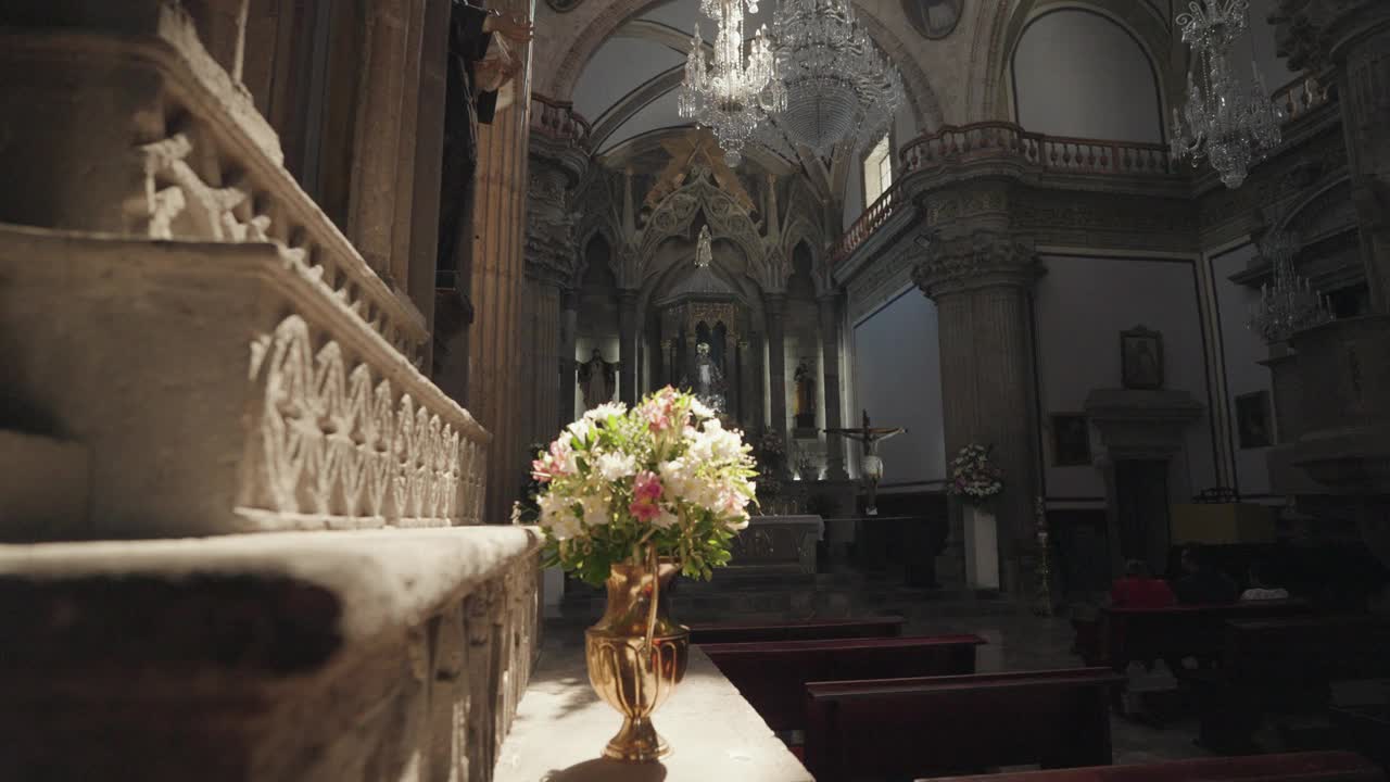 Santuario Nuestra Señora de la Soledad圣母孤独圣所天主教堂圣佩德罗特拉克帕克，墨西哥视频素材