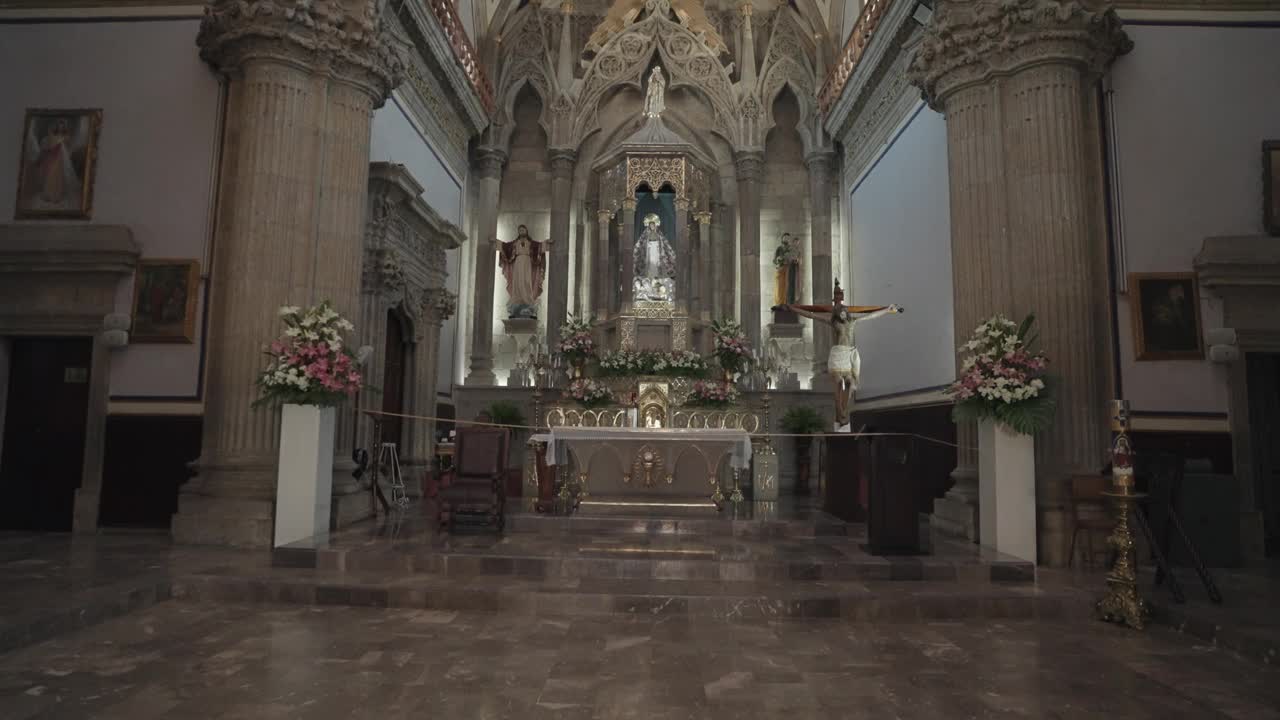 Santuario Nuestra Señora de la Soledad圣母孤独圣所天主教堂圣佩德罗特拉克帕克，墨西哥视频素材