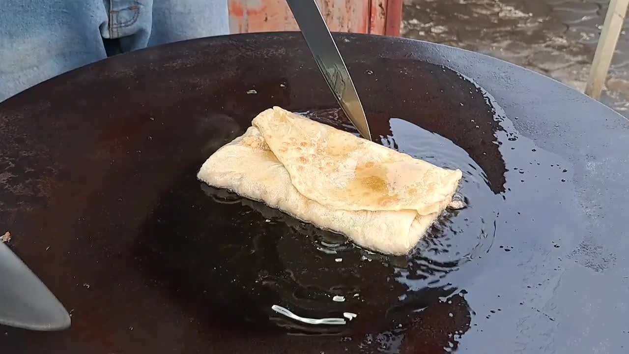 Martabak的烹饪过程，非常适合做美食和烹饪的推广媒体视频素材