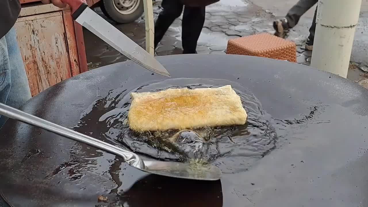 Martabak的烹饪过程，非常适合做美食和烹饪的推广媒体视频素材