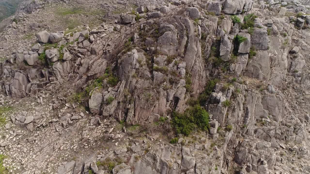 山岩形成鸟瞰图视频素材