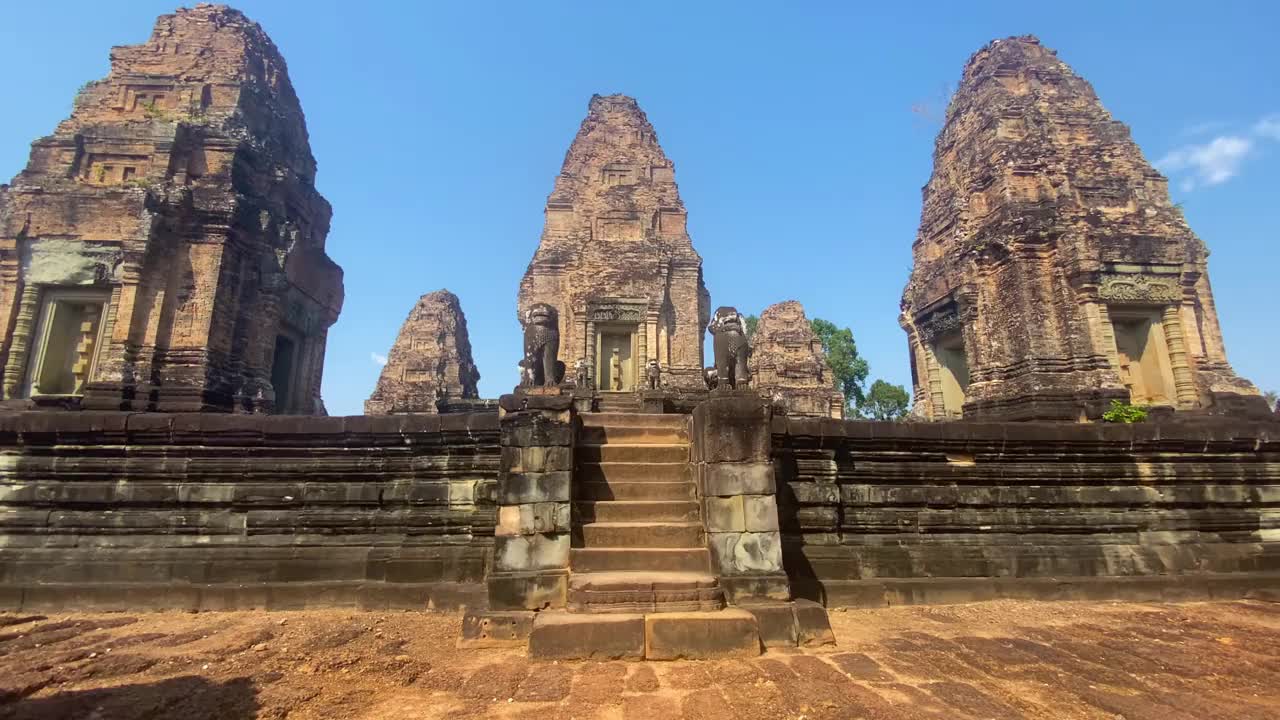 东梅汶山寺庙是为了纪念湿婆神而建造的，是高棉文明的一座寺庙，位于柬埔寨吴哥的领土上。视频素材