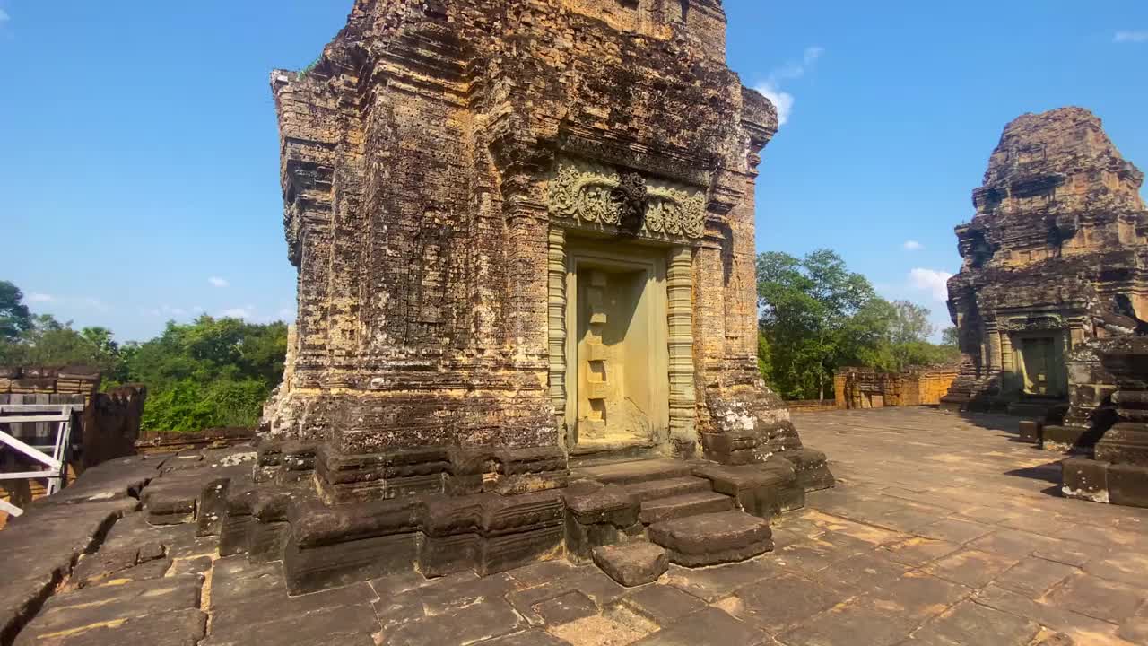 东梅汶山寺庙是为了纪念湿婆神而建造的，是高棉文明的一座寺庙，位于柬埔寨吴哥的领土上。视频下载