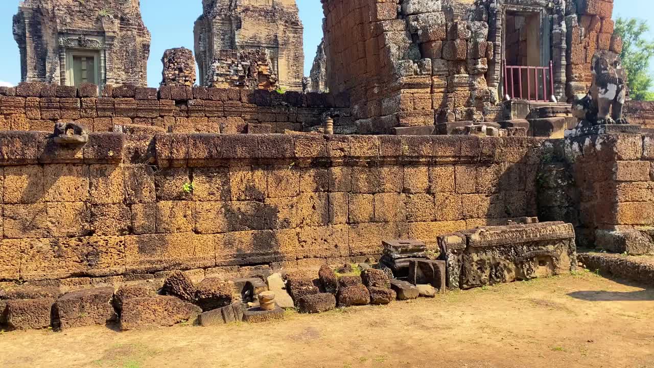 东梅汶山寺庙是为了纪念湿婆神而建造的，是高棉文明的一座寺庙，位于柬埔寨吴哥的领土上。视频下载