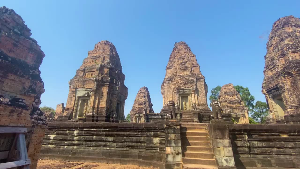 东梅汶山寺庙是为了纪念湿婆神而建造的，是高棉文明的一座寺庙，位于柬埔寨吴哥的领土上。视频下载