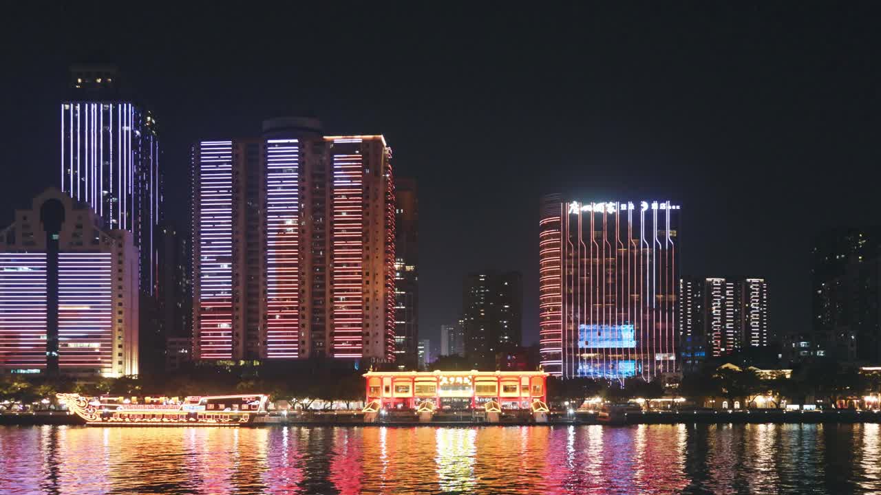 中国广东省广州市越秀区天子码头珠江游船夜景及夜游视频素材