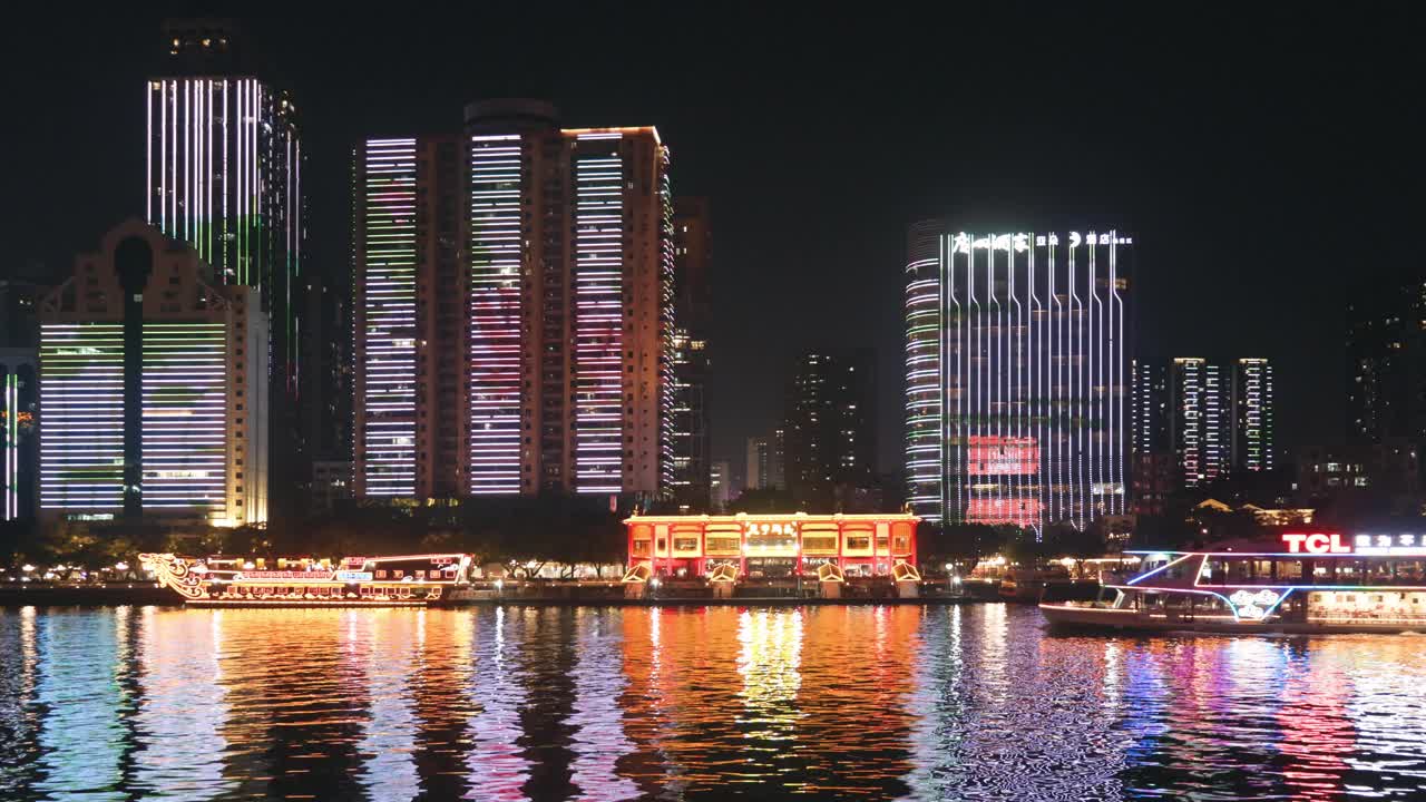 中国广东省广州市越秀区天子码头珠江游船夜景及夜游视频素材