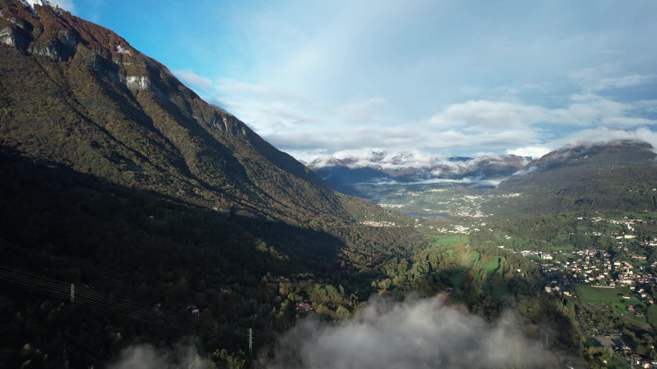 雄伟的山谷与壮丽的山景俯瞰科莫湖在意大利视频素材