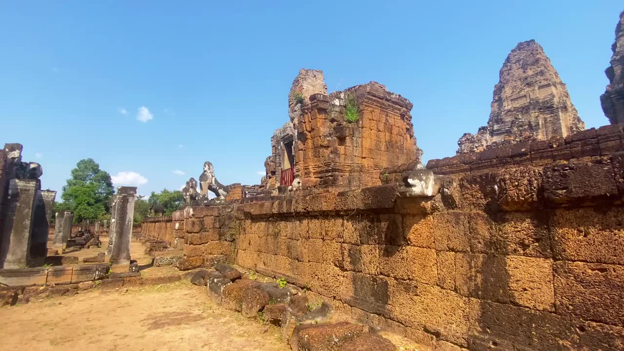 东梅汶山寺庙是为了纪念湿婆神而建造的，是高棉文明的一座寺庙，位于柬埔寨吴哥的领土上。视频下载