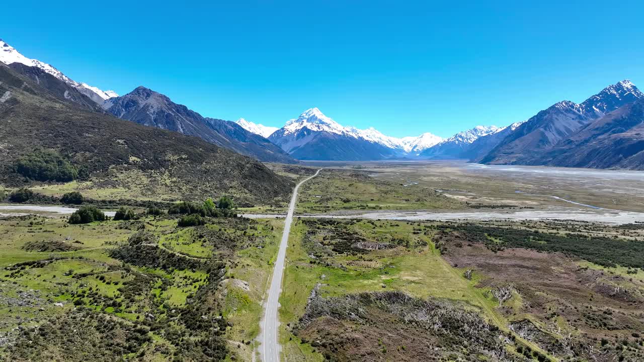 风景优美的南岛乡村公路通往库克山视频素材