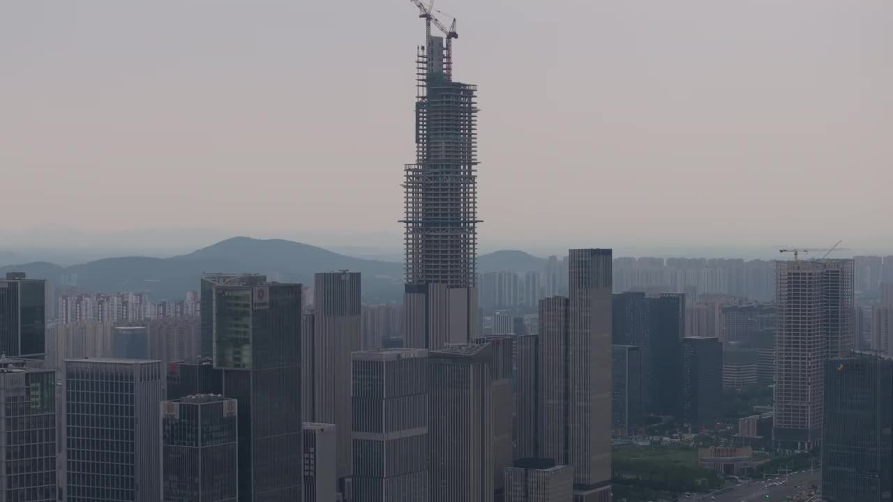 城市建设中，雾霾天气视频素材