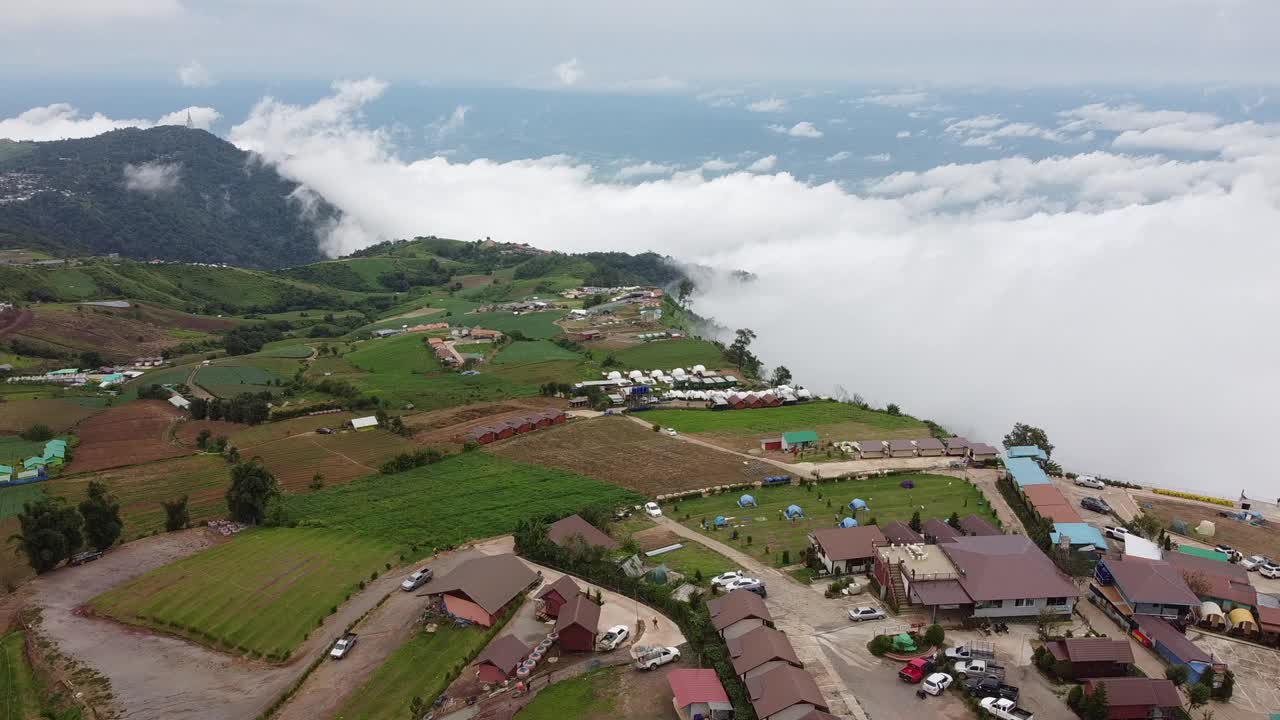 Phu Thap Boek的高视角，它是Phetchabun省的最高峰。一年四季都很冷。碧差汶省著名旅游景点视频素材