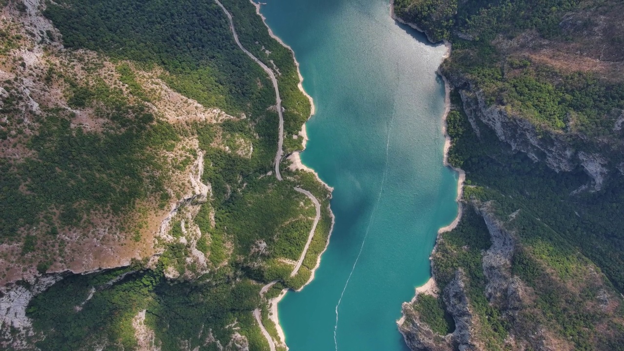 皮瓦河峡谷空中黑山视频素材