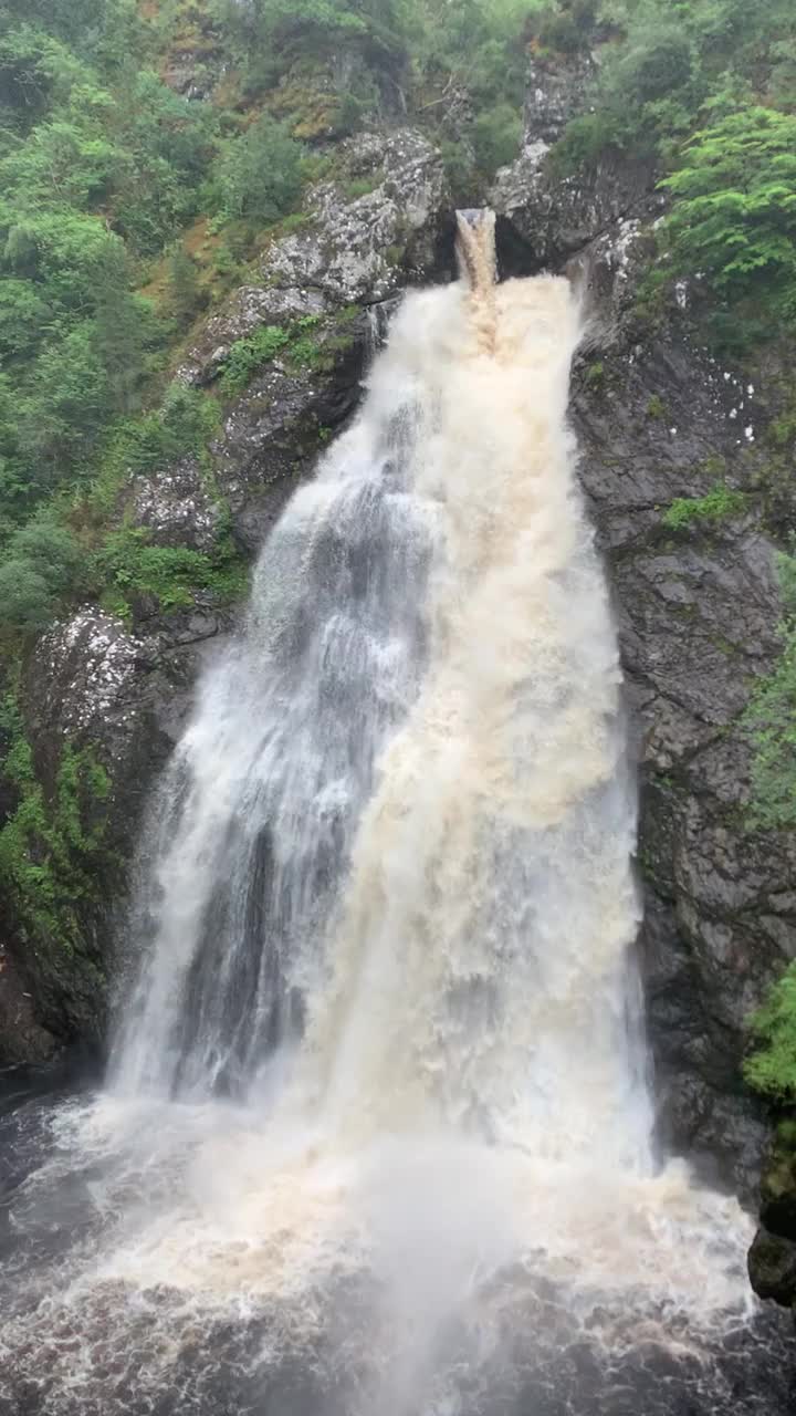 福耶斯瀑布视频素材