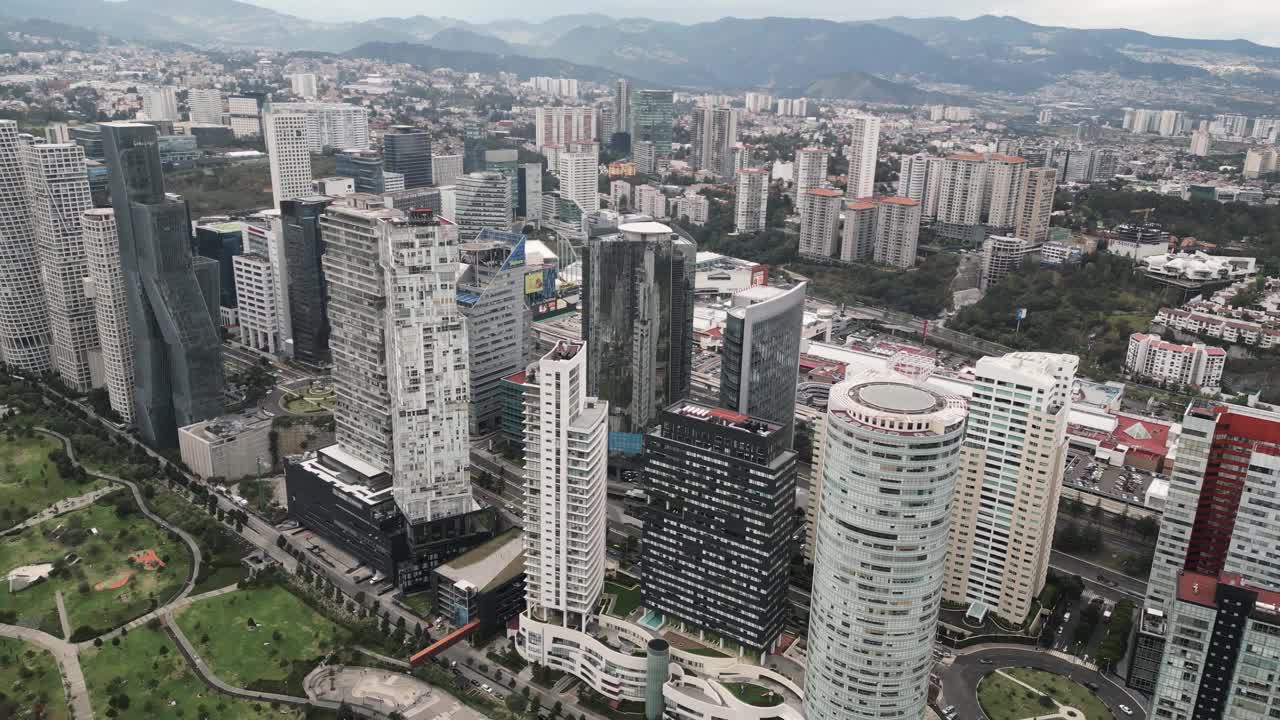 圣达菲，商业区，墨西哥城:鸟瞰未来视频素材