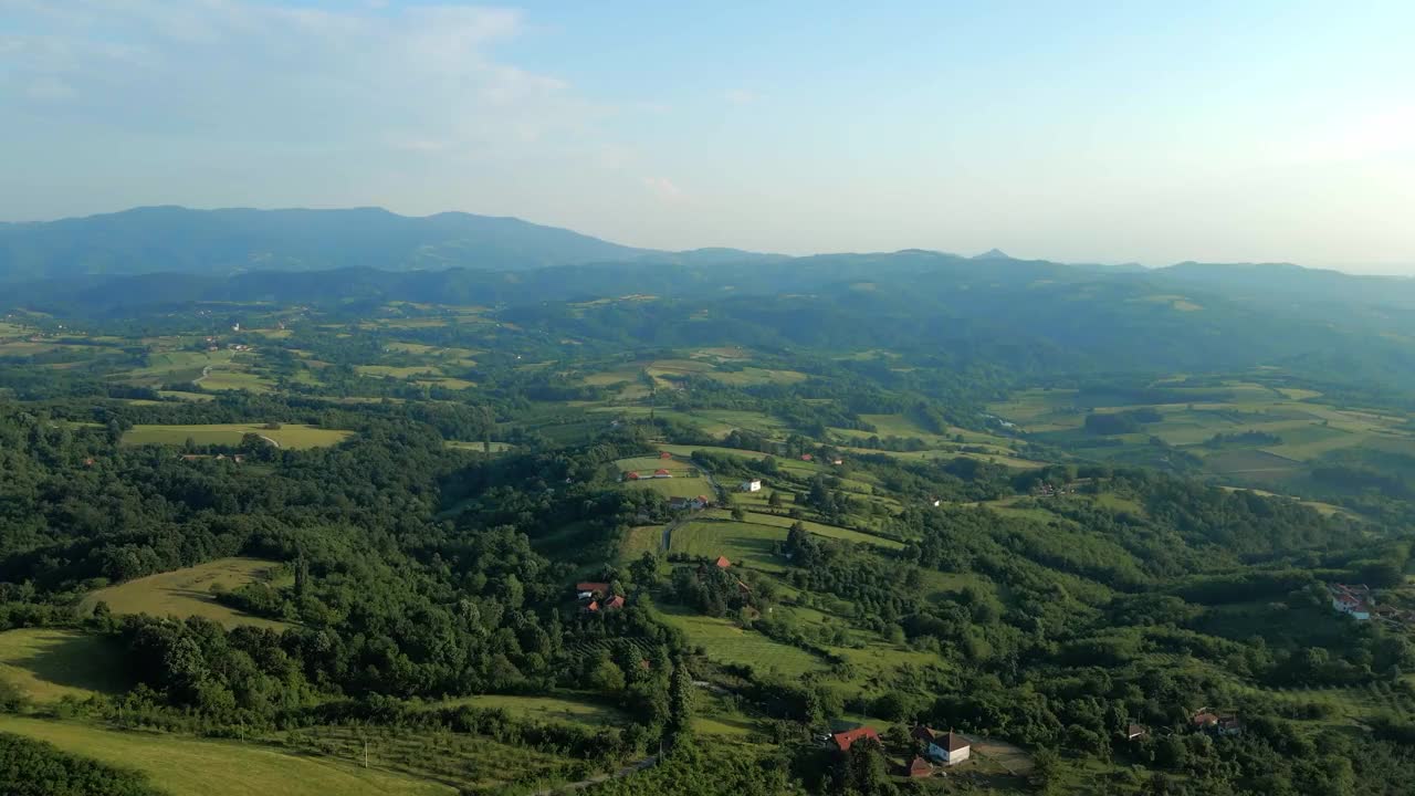 风景如画的农家岭空中景观视频素材