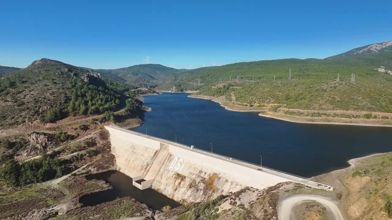 大型混凝土大坝鸟瞰图视频素材