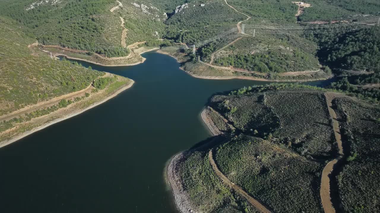 大型混凝土大坝鸟瞰图视频素材