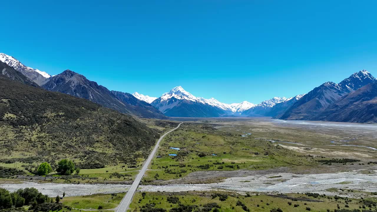 风景优美的南岛乡村公路通往库克山视频素材