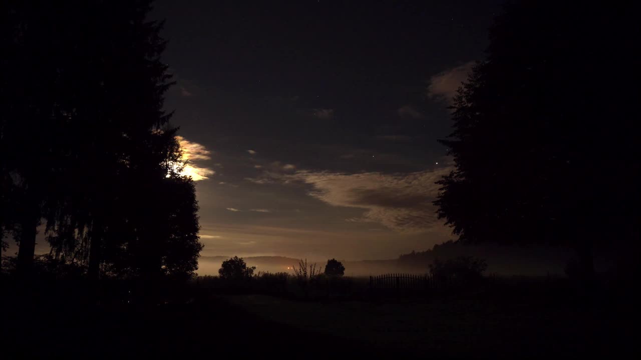 月光下的夜景视频下载