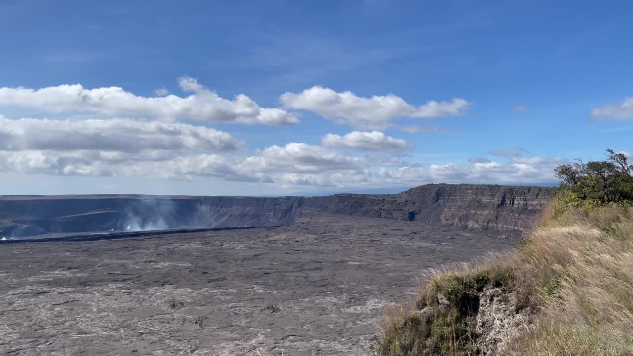 夏威夷大岛，火山国家公园，基拉韦厄火山口景色优美视频素材