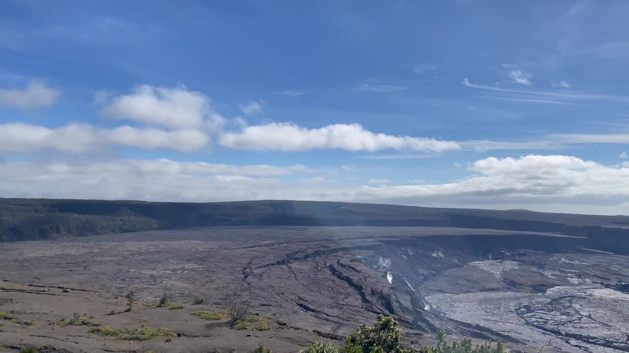 夏威夷大岛，火山国家公园，基拉韦厄火山口景色优美视频素材