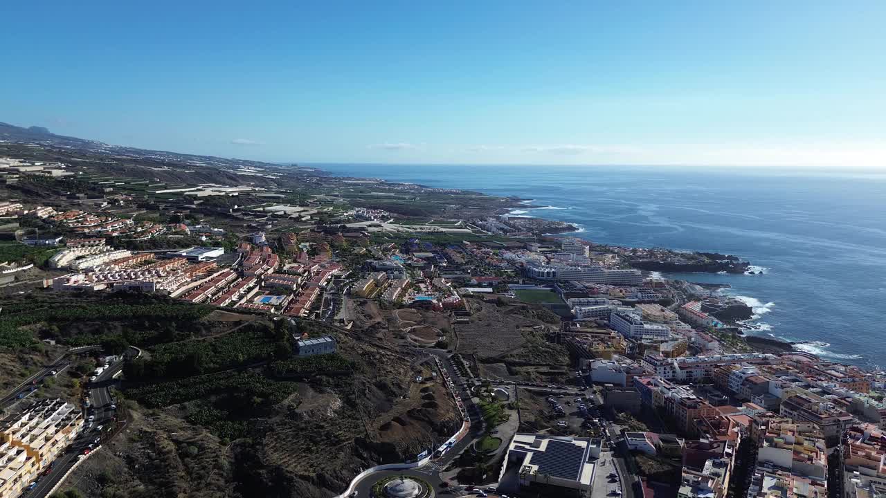 无人机拍摄的西班牙加那利群岛阿德耶海岸特内里费岛南部海岸线视频素材