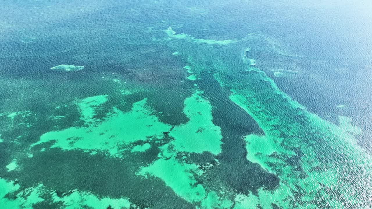 佛罗里达群岛附近海域的航拍照片视频素材