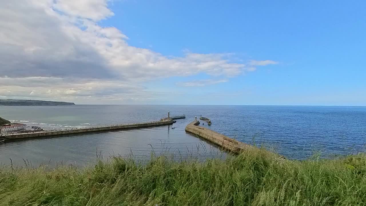 惠特比港，北约克郡海岸视频素材