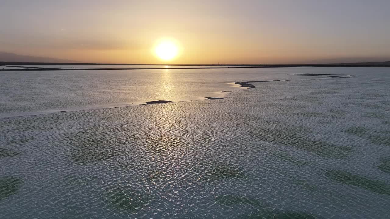 日落的湖视频素材