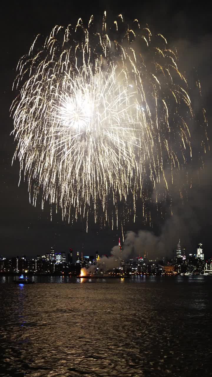 纽约的新年焰火视频素材