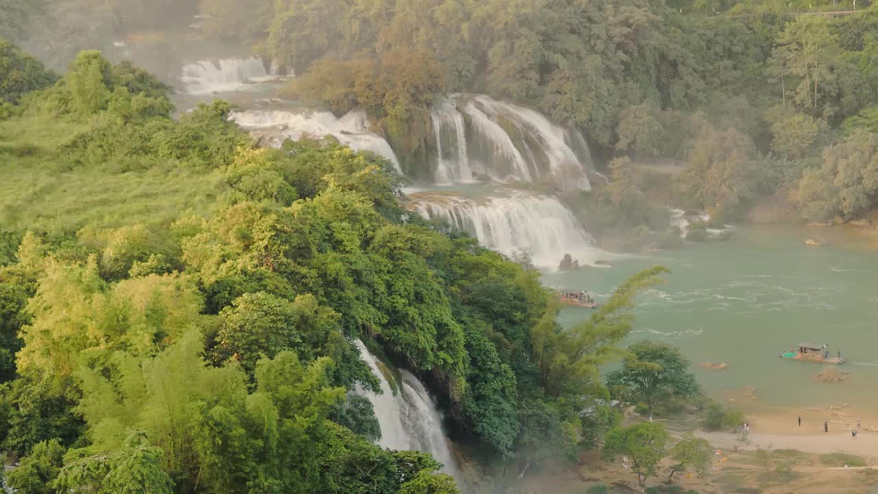 越南北部曹邦地区班吉奥瀑布的鸟瞰图视频下载