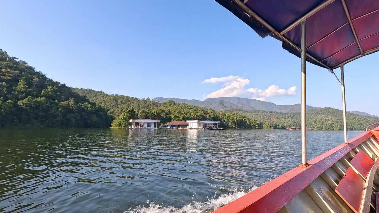 风景湖游船之旅视频素材